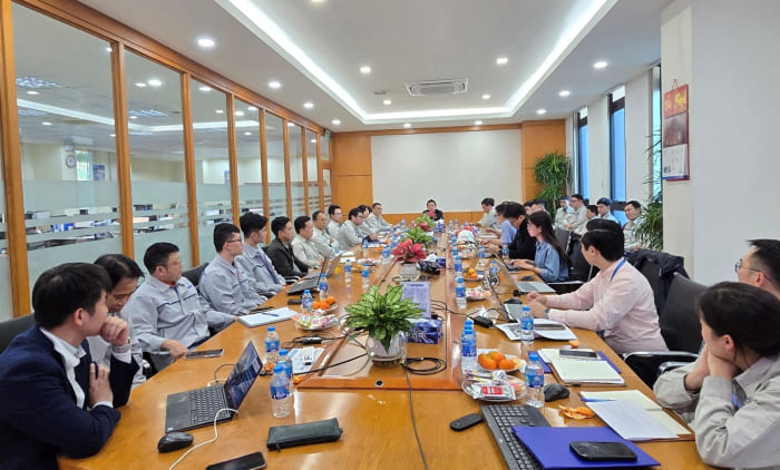 <img src="Nghiem-thu-giai-doan-1-Ton-Hoa-Phat.jpg" alt="Nghiệm thu giai đoạn 1 dự án Cải tiến với công ty Tôn Hòa Phát">