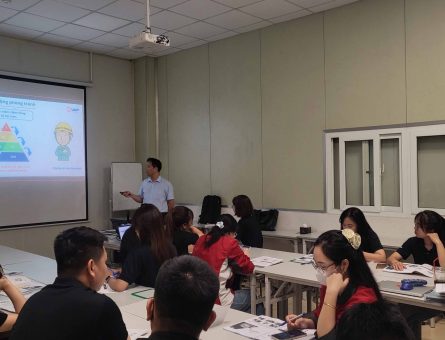 Toàn cảnh khóa Đào tạo TWI nâng cao năng lực quản lý hiện trường tại Cymmetrik Technologies Việt Nam.